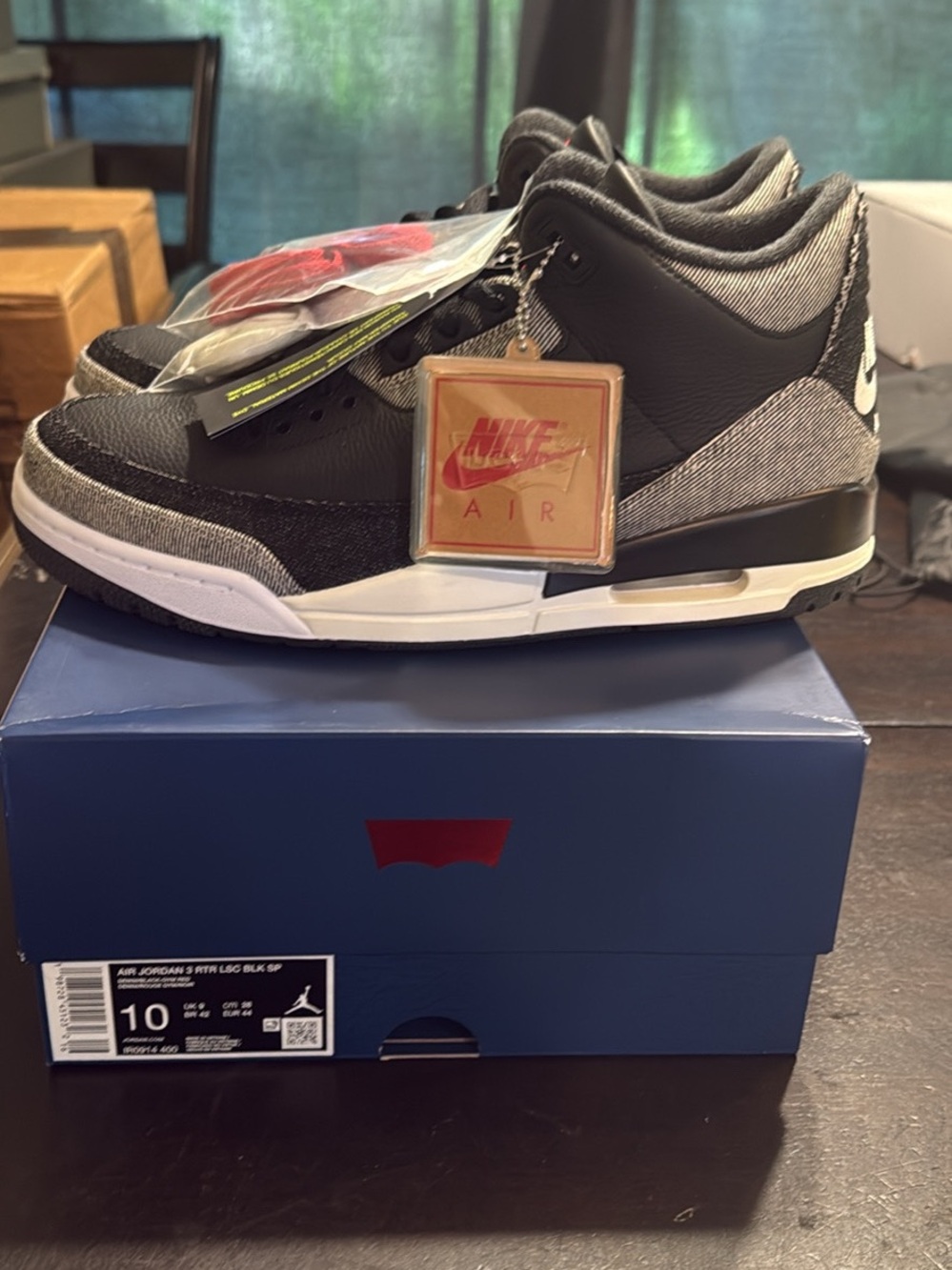 Brand new Air Jordan 3 RTR Levi’s Black size 10 men